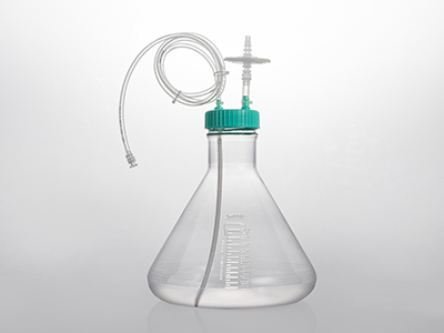 瓶盖采用注塑一体式连接，降低泄露、残留的风险